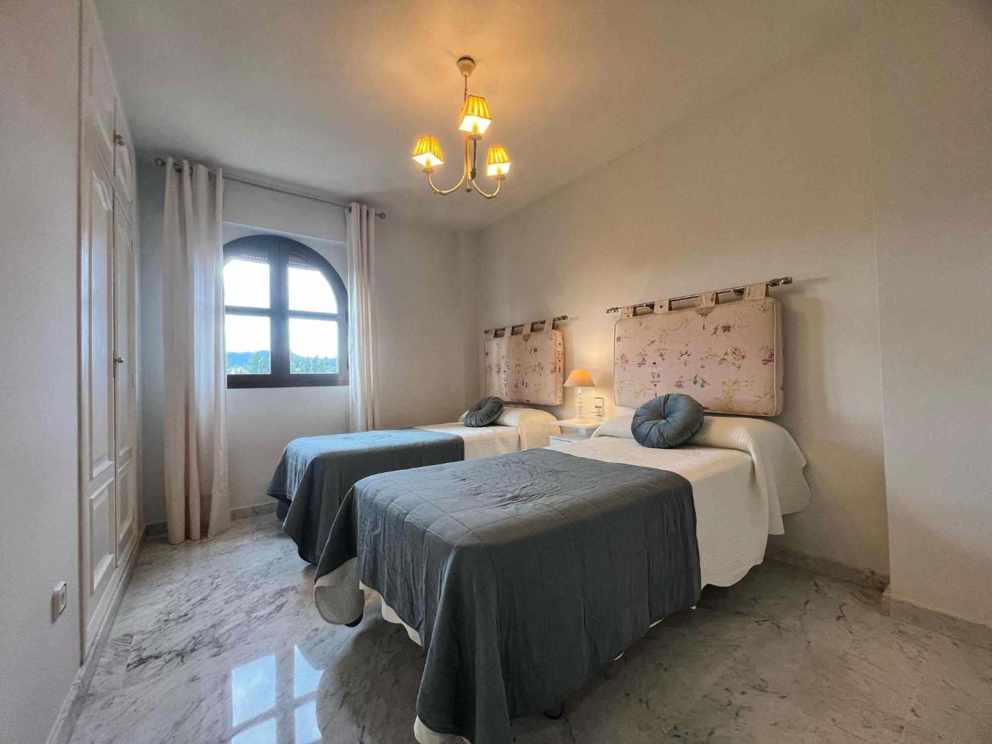 Lirio Apartment & Parking & Piscina