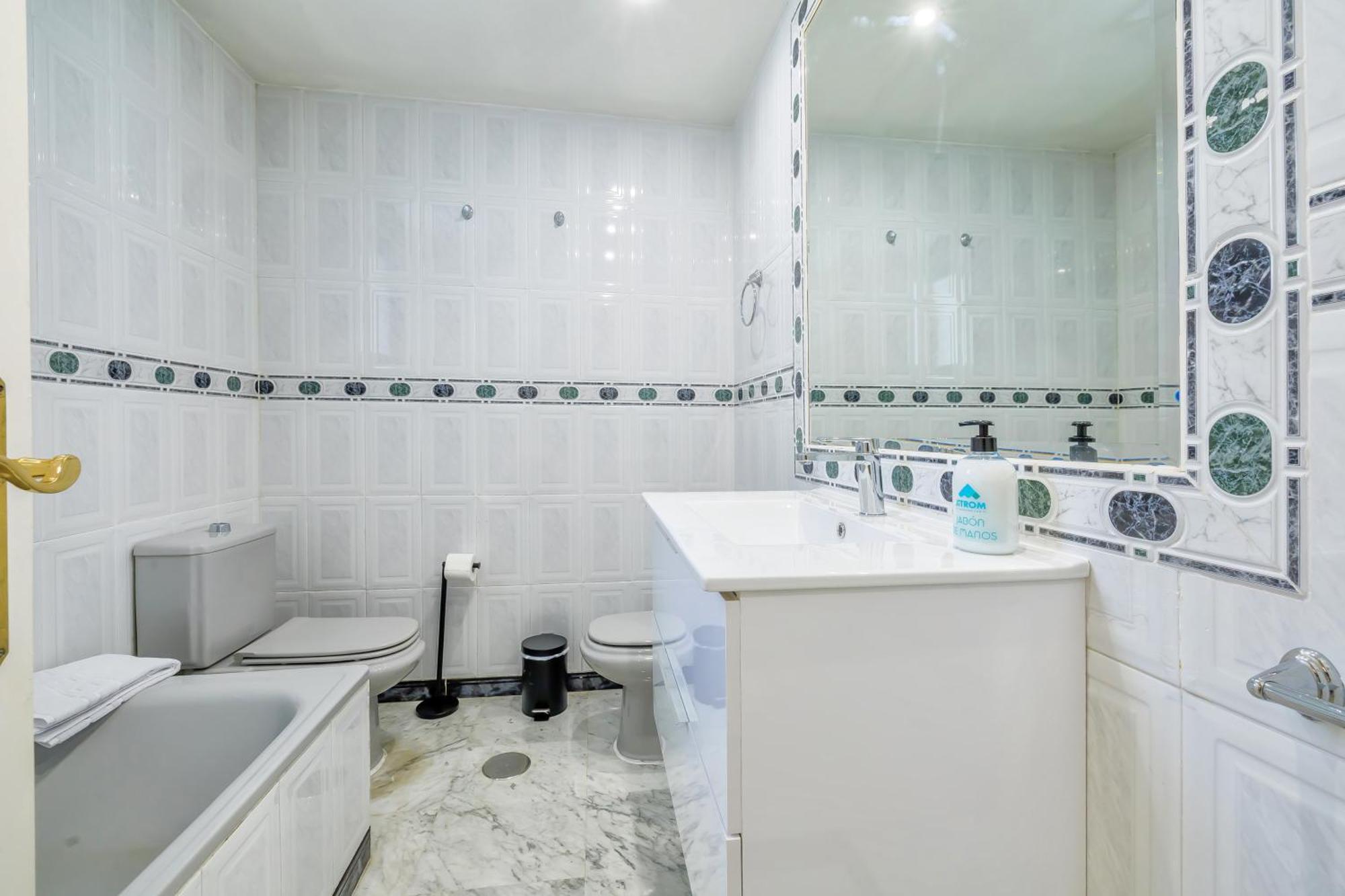 Lirio Apartment & Parking & Piscina Apartamento *