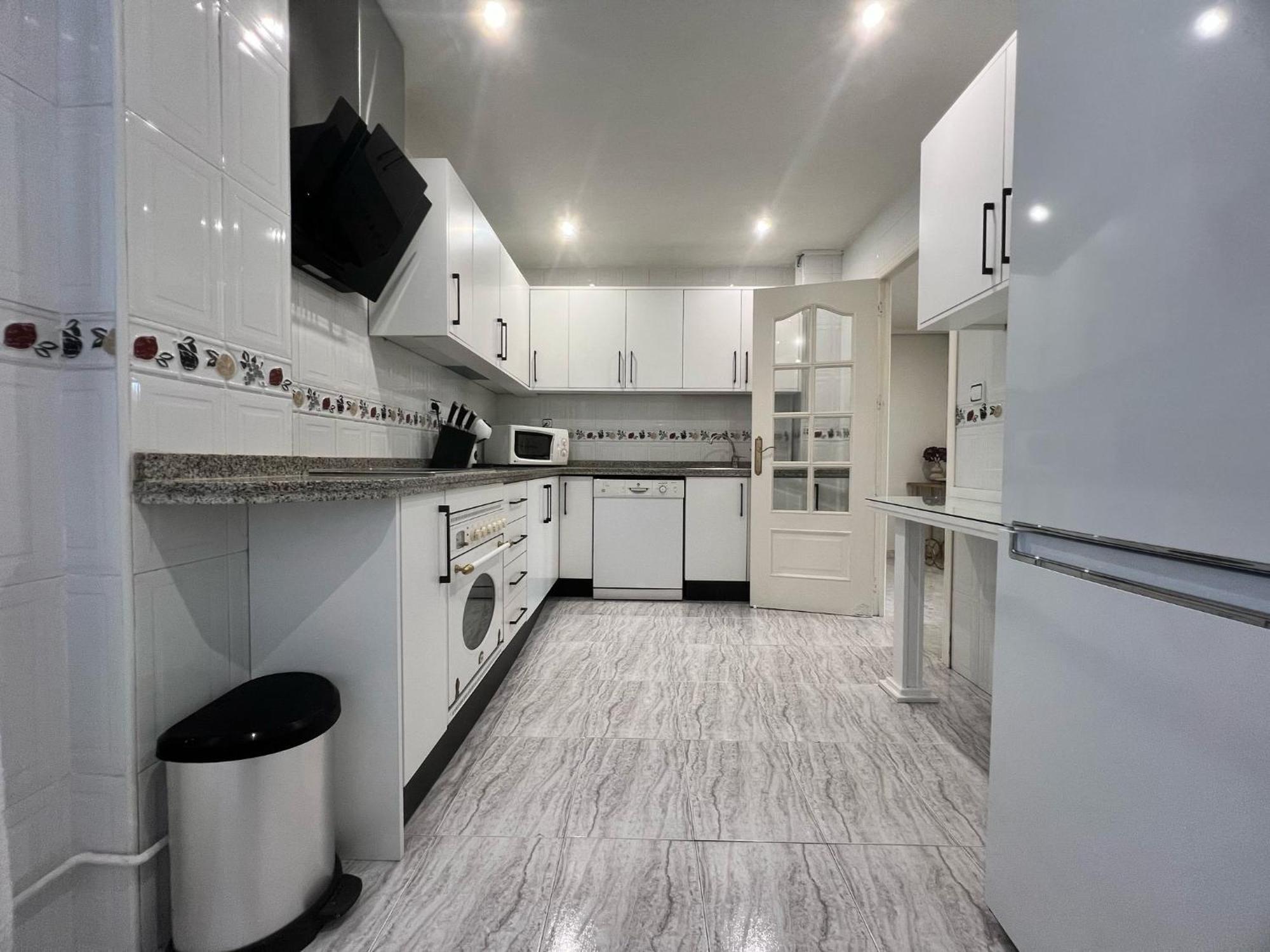 Lirio Apartment & Parking & Piscina Apartamento